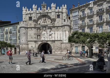 Der Bogen von Santa Maria alte Tür der Mauer um die Stadt Burgos. National Monument und zum Kulturgut erklärt, Spanien Stockfoto