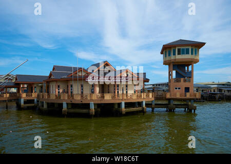 Die wichtigsten touristischen und kulturellen Zentrum im Wasser stelze Dorf Kampong Ayer in Bandar Seri Begawan, Brunei. Stockfoto