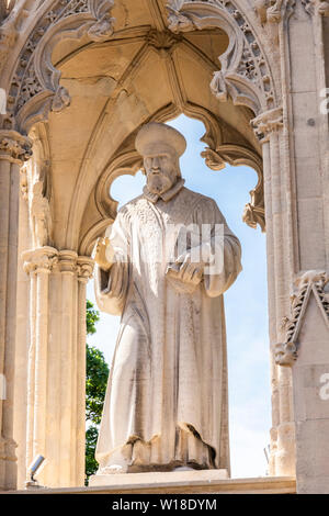 Bischof Hoopers Denkmal in St Marys Square, Gloucester UK - Er war ein protestantischer Märtyrer, der zum Tod an dieser Stelle im Jahre 1555 verbrannt wurde. Stockfoto