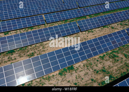 Solarkraftwerk für die Produktion von Stockfoto
