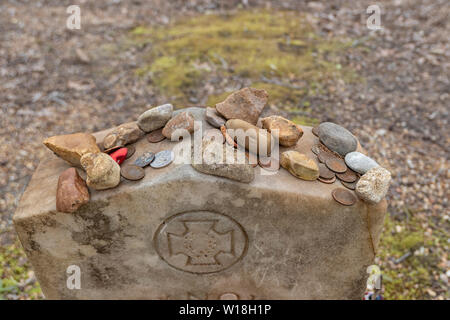 Grabsteine für Unbekannte verbündete Soldaten. Natchez Trace Parkway, Meile 269, in der Nähe von Tupelo, Mississippi, USA. Stockfoto