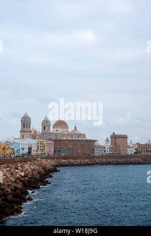 Durch die schöne Stadt Cadiz, Spanien Spaziergang Stockfoto