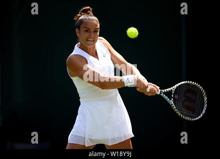 Maria Sakkari in Aktion am ersten Tag der Wimbledon Championships in der All England Lawn Tennis und Croquet Club, Wimbledon. Stockfoto