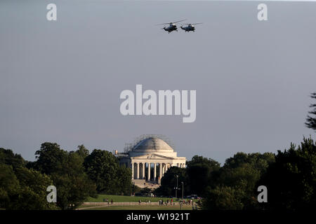 Washington DC, USA. 30th June, 2019. Marine One, with United States President Donald J. Trump aboard, arrives on the South Lawn of the White House on June 30, 2019 in Washington, DC. as the President returns to from South Korea. Credit: MediaPunch Inc/Alamy Live News Stockfoto