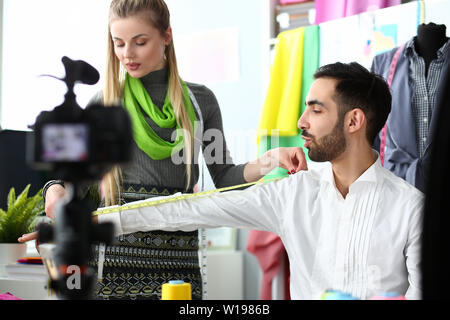 Anpassung von Service Inhalten für Internet Video Blog Stockfoto