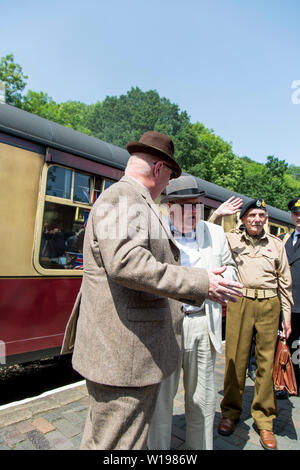 Kidderminster, Großbritannien. 29 Juni, 2019. Severn Valley's Eisenbahn Tep zurück in die 40er Jahre" einen fabelhaften Start dieses Wochenende mit kostümierten Re-enactors ihren Part spielen, eine authentische Rekonstruktion der Kriegszeit Großbritannien. Quelle: Lee Hudson Stockfoto