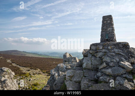 Die stiperstones, Shropshire, England. Trig point auf Manstone rock. Stockfoto