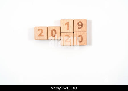 Holz Würfel Neues Jahr 2019 bis 2020 Konzept Stockfoto