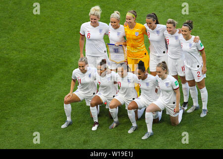 England Mannschaft Gruppe. Hintere Reihe (von links nach rechts) England's Millie Helle, Steph Houghton, Karen Bardsley, Jill Scott, Ellen White und Lucy Bronze. Unten ow (von links nach rechts) Toni Duggan, Nikita Parris, Fran Kirby, Demi schürt und Keira Walsh Stockfoto