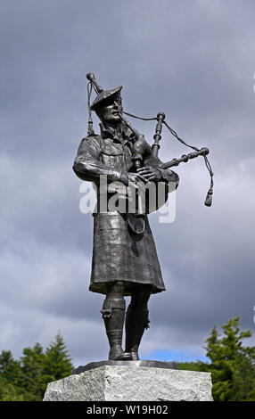 Der 51 (Highland) Abteilung Pipers Memorial. Das Haus der Bruar, Blair Atholl, Perth und Kinross, Schottland, Großbritannien, Europa. Stockfoto