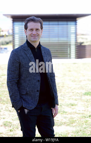 Der ehemalige F1-Pilot Jarno Trulli, Inhaber eines "Podere Castorani" Weinberg in Contrada Oratorium, Alanno, Provinz Pescara, Abruzzen, Italien Foto Stockfoto