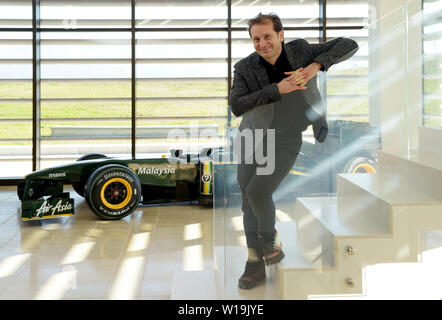 Der ehemalige F1-Pilot Jarno Trulli, Inhaber eines "Podere Castorani" Weinberg in Contrada Oratorium, Alanno, Provinz Pescara, Abruzzen, Italien Foto Stockfoto