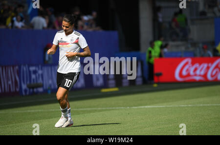 29. Juni 2019, France (Frankreich), Rennes: Fußball, Frauen: WM, Deutschland - Schweden, Endrunde, Viertelfinale: Dzsenifer Marozsan Roazhon Park befindet sich in der Aufwärmphase. Foto: Sebastian Gollnow/dpa Stockfoto