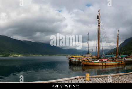 Erbe Lastkähne an der Norsk Tindesenter, Molde, Norwegen. Stockfoto