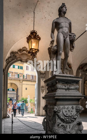 Florenz, Toskana, Italien - Juni, 2019: Orpheus, von Baccio Bandinelli, in den Innenhof des Palazzo Medici Riccardi, Florenz, Italien. Stockfoto