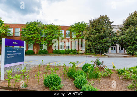 CULLOWHEE, NC, USA - Mai 4: McKee Gebäude am 4. Mai 2019 an der Western Carolina University in Cullowhee, North Carolina. Stockfoto