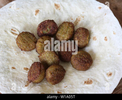 Nahaufnahme der gebackene Falafel auf eine in der Küche Stockfoto