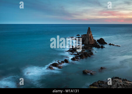 Marine bei Sonnenuntergang.. Die Sirenen Reef liegt im Naturpark von Cabo de Gata. Andalusien. Spanien. Stockfoto