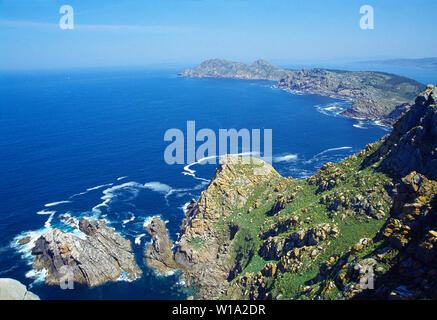 Übersicht von Leuchtturm. Cies Inseln, Atlantic Islands National Park, Galizien, Spanien. Stockfoto