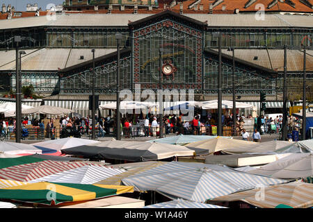 Turin, Piemont, Italien Porta Palazzo Markt die größte Open-Air-Markt in Europa Stockfoto