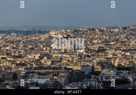 Ansicht des 8. Arrondissement von Paris, und die Kirche von St. Augustine. Frankreich Stockfoto