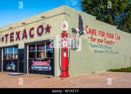 Route 66, New York, Vintage Retro Texaco Tankstelle, Santa Fe, NM, USA. Stockfoto