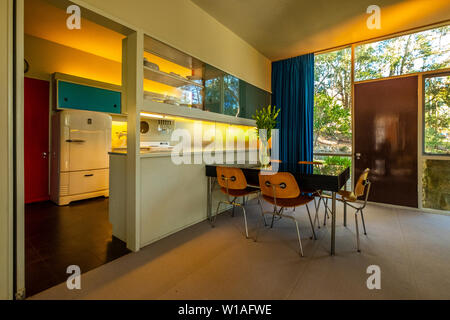 Rose Seidler House ist eine denkmalgeschützte ehemalige Residenz und jetzt House Museum in Wahroonga, Sydney, NSW, Australien von Harry Seidler. Stockfoto