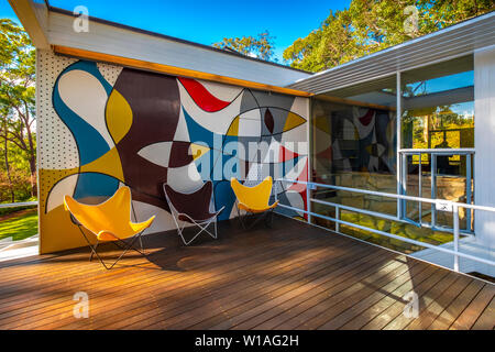 Rose Seidler House ist eine denkmalgeschützte ehemalige Residenz und jetzt House Museum in Wahroonga, Sydney, NSW, Australien von Harry Seidler. Stockfoto