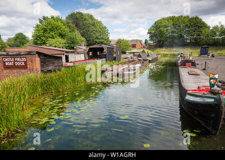 Canal Basin, mit Hausbooten, Black Country Living Museum, Dudley GROSSBRITANNIEN Stockfoto