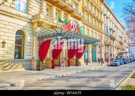 Wien, Österreich - 18. FEBRUAR 2019: Die malerische Haupteingang zum Grand Hotel Wein Gesichter der Ringstraße, am 18. Februar in Wien. Stockfoto