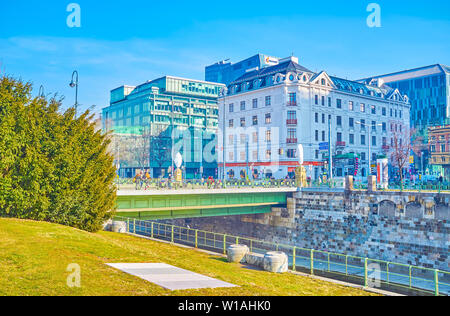 Wien, Österreich - 18. FEBRUAR 2019: Die heute das Wiener Stadtbild ist eine Kombination aus Moderne und historische Bauten, am 18. Februar in Wien. Stockfoto