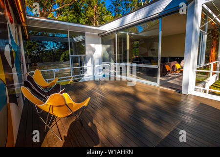 Rose Seidler House ist eine denkmalgeschützte ehemalige Residenz und jetzt House Museum in Wahroonga, Sydney, NSW, Australien von Harry Seidler. Stockfoto