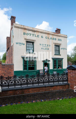 Die Flasche und Glas Pub, Black Country Living Museum, Dudley GROSSBRITANNIEN Stockfoto