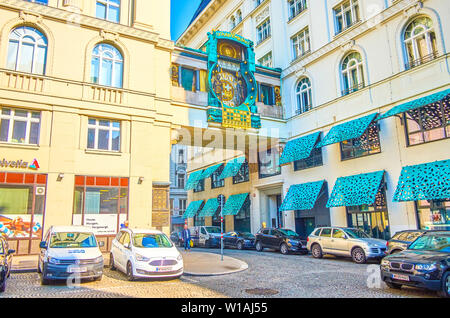 Wien, Österreich - 18 Februar, 2019: Die schöne Jugendstil Ankeruhr mit beweglichen Figuren und Musik abspielen, auf der Brücke zwischen entfernt Stockfoto