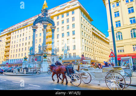 Wien, Österreich - 18. FEBRUAR 2019: Die pferdewagen, Touristen Altstadt fahren und die wichtigsten Sehenswürdigkeiten, am 18. Februar in Wien. Stockfoto