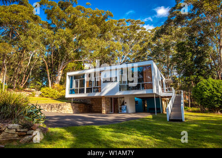 Rose Seidler House ist eine denkmalgeschützte ehemalige Residenz und jetzt House Museum in Wahroonga, Sydney, NSW, Australien von Harry Seidler. Stockfoto