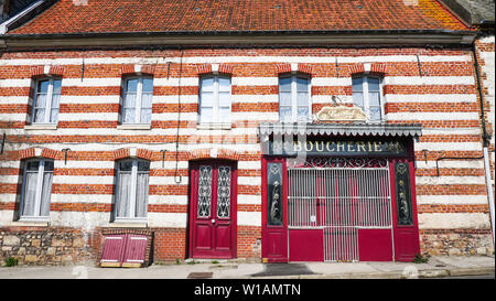 Alte Metzgerei shop Fassade, Saint-Riquier, Somme, Hauts-de-France, Frankreich Stockfoto