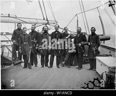 Admiral John A. Dahlgren und Gruppe. 1. Lieut. Commander E.J. Dichman, 2. Flotte Chirurg Wm. Johnson, 3. Zahlmeister J.H. Watmouth, 4. Commander J.M. Bradford, 5. Admiral Dahlgren, 6. Lieut. Commander E.O. Matthews; Allgemeine Hinweise: Verwenden Sie Krieg und Konflikt Nummer 129 bei der Bestellung eine Reproduktion oder Anforderung von Informationen zu diesem Bild. Stockfoto