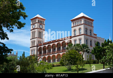 Im italienischen Stil 1819 erbaut, die Sessions House, Hamilton, Bermuda ist sowohl das Unterhaus des Parlaments und Bermuda Supreme Court Stockfoto