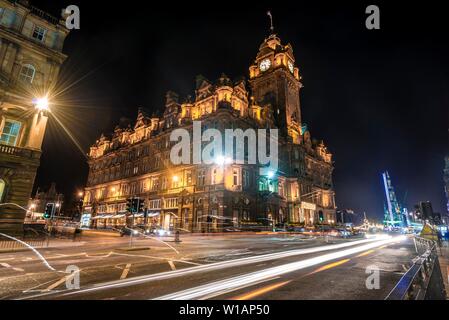 Das Balmoral Hotel, historische Altstadt bei Nacht Edinburgh, Schottland, Großbritannien Stockfoto