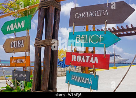 Ziel Zeichen auf dem Dock an der Costa Maya, Mexiko. Stockfoto