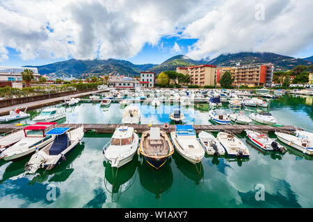 Boote und Yachten im Hafen La Spezia, Ligurien Region in Italien Stockfoto