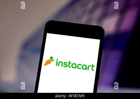 Brasilien. 1. Juni 2019. In diesem Foto Illustration der Instacart Logo wird auf dem Smartphone angezeigt. Credit: Rafael Henrique/SOPA Images/ZUMA Draht/Alamy leben Nachrichten Stockfoto