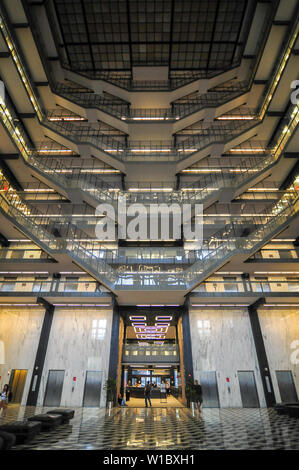 New York City - 4. April 2019: Die Bobst Library auf dem Campus der New York University (NYU) in New York City Stockfoto