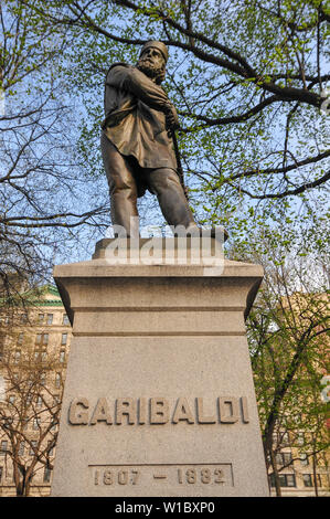 New York City - 4. April 2019: Denkmal Garibaldi in Washington Square, New York. Das Denkmal wurde im Juni 1888 zur allgemeinen G. Garibaldi gewidmet, Stockfoto