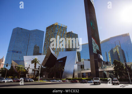 Die Kristalle, AKA Kristalle an CityCenter und Kristalle Retail District, Dolce&Gabbana, Fendi, etc., Las Vegas Blvd, den Strip in Las Vegas, Nevada, USA Stockfoto