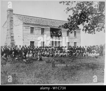 Delegierte aus 34 Stämmen vor Creek Rat Haus, indischen Gegend, 1880 Stockfoto