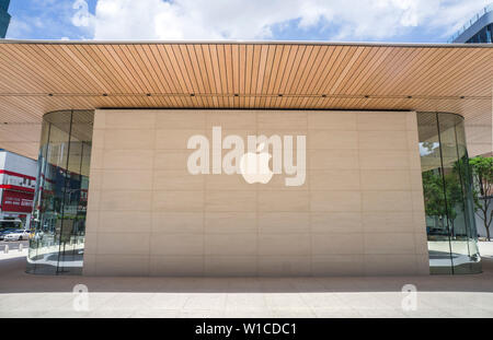 Taipei, Taiwan - 27. Juni 2019: Taiwan's zweiten Apple Store - Apple Xinyi eines 13-in neuen Fernöstlichen Department Store, Xinyi Bezirk von Taipei. Stockfoto