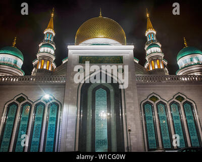 Moskau, Russland - Dezember 2016. Moskauer Kathedrale Moschee am Abend. Stockfoto