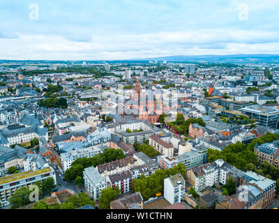 Mainzer Dom Antenne Panoramablick, auf dem Marktplatz der Stadt Mainz in Deutschland Stockfoto